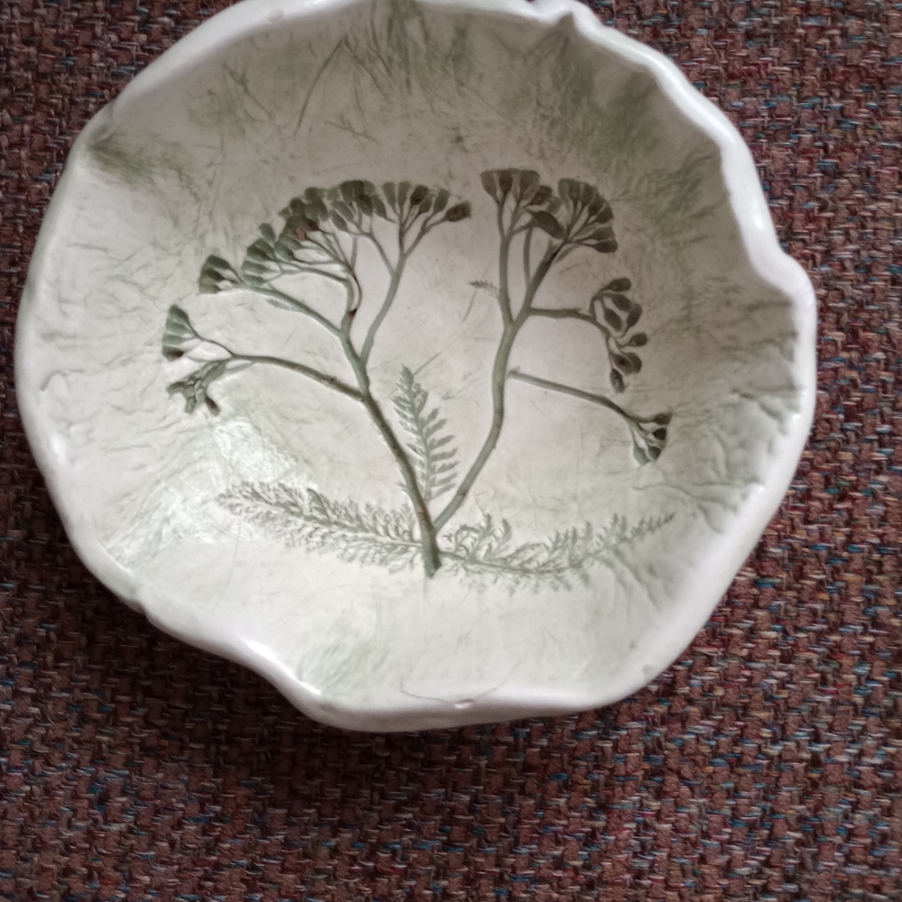 Handcrafted Studio Art Pottery Green "Yarrow" Trinket Bowl By Ellyn